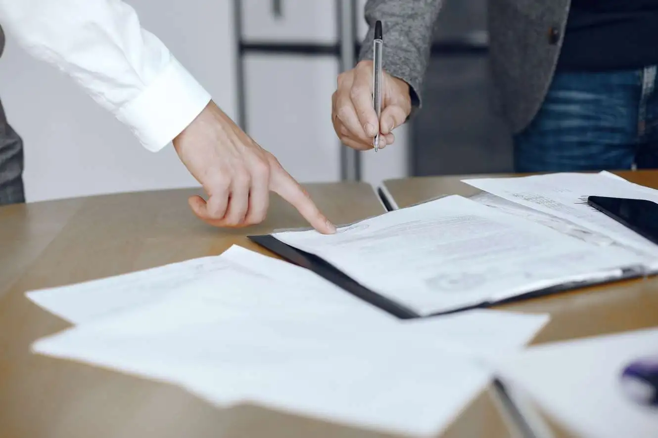 Acordul cadru și contractele subsecvente: Criteriul de atribuire vs. elementul reofertării